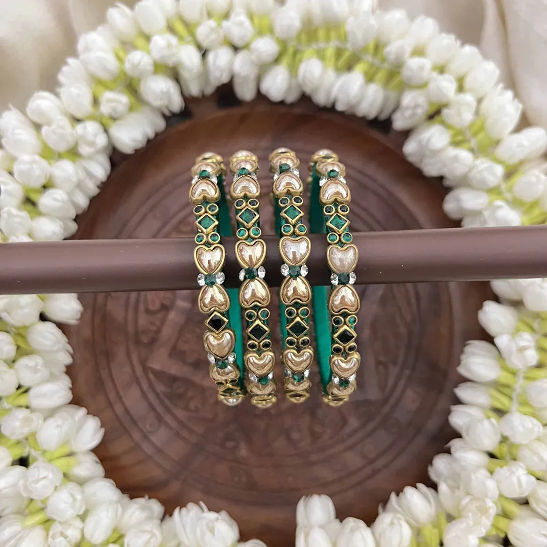 Green Heart & Diagonal With Antique Gold Finish Silk Thread Kundan Bangles
